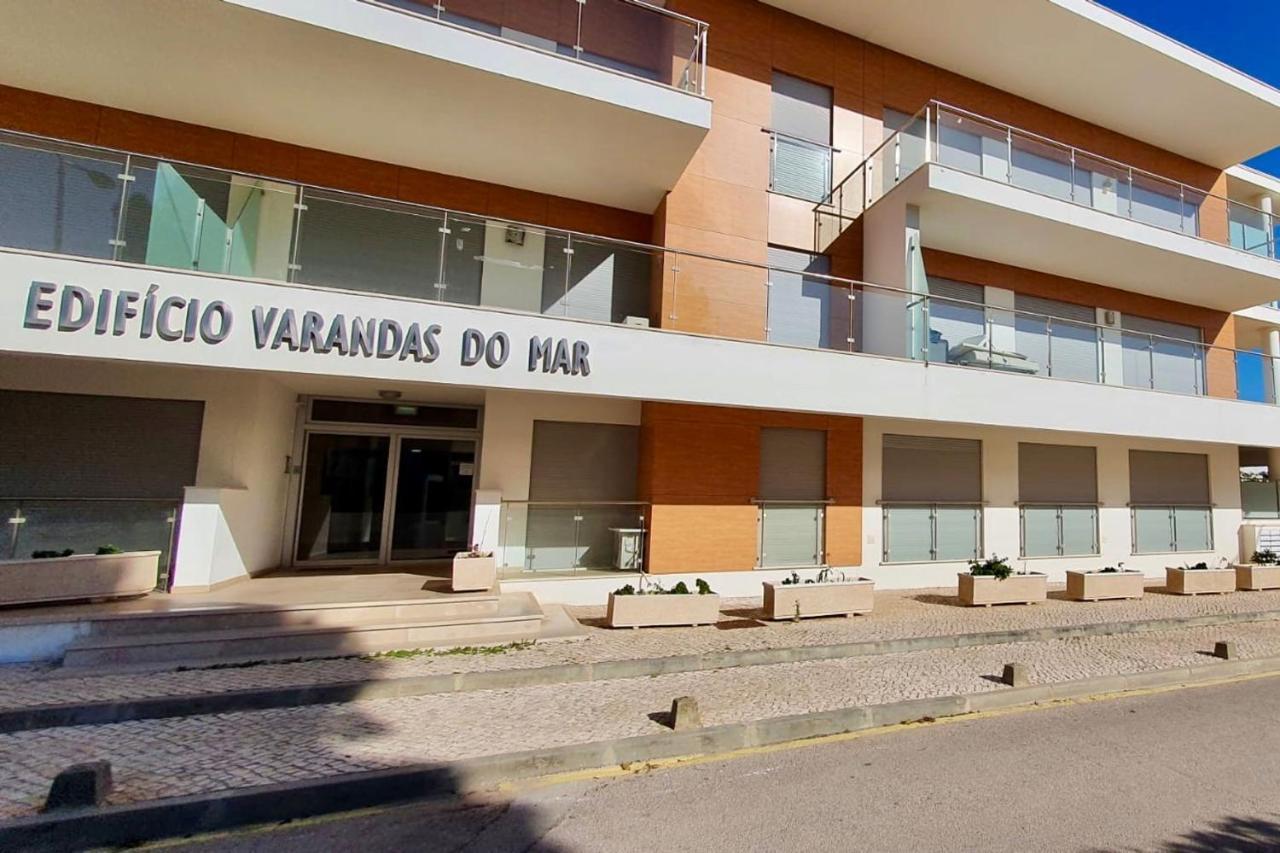Olhos De Agua 1br With Pool, Ac And Free Parking Apartment