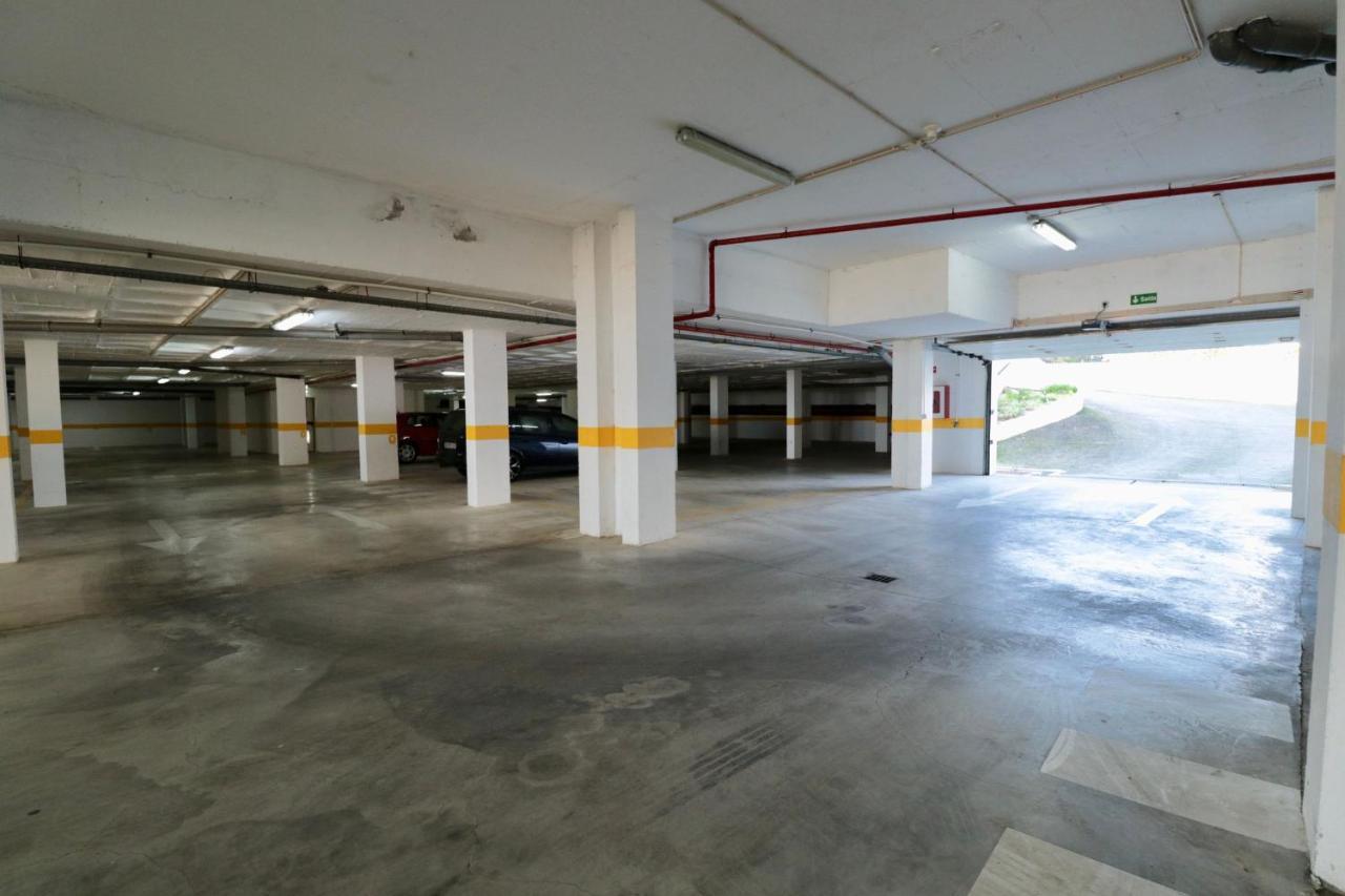 Olhos De Agua 1br With Pool, Ac And Free Parking Apartment