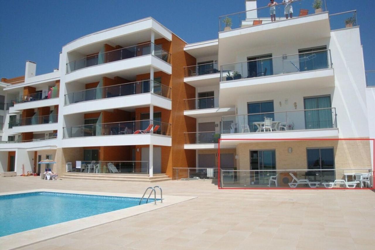 Olhos De Agua 1br With Pool, Ac And Free Parking Apartment