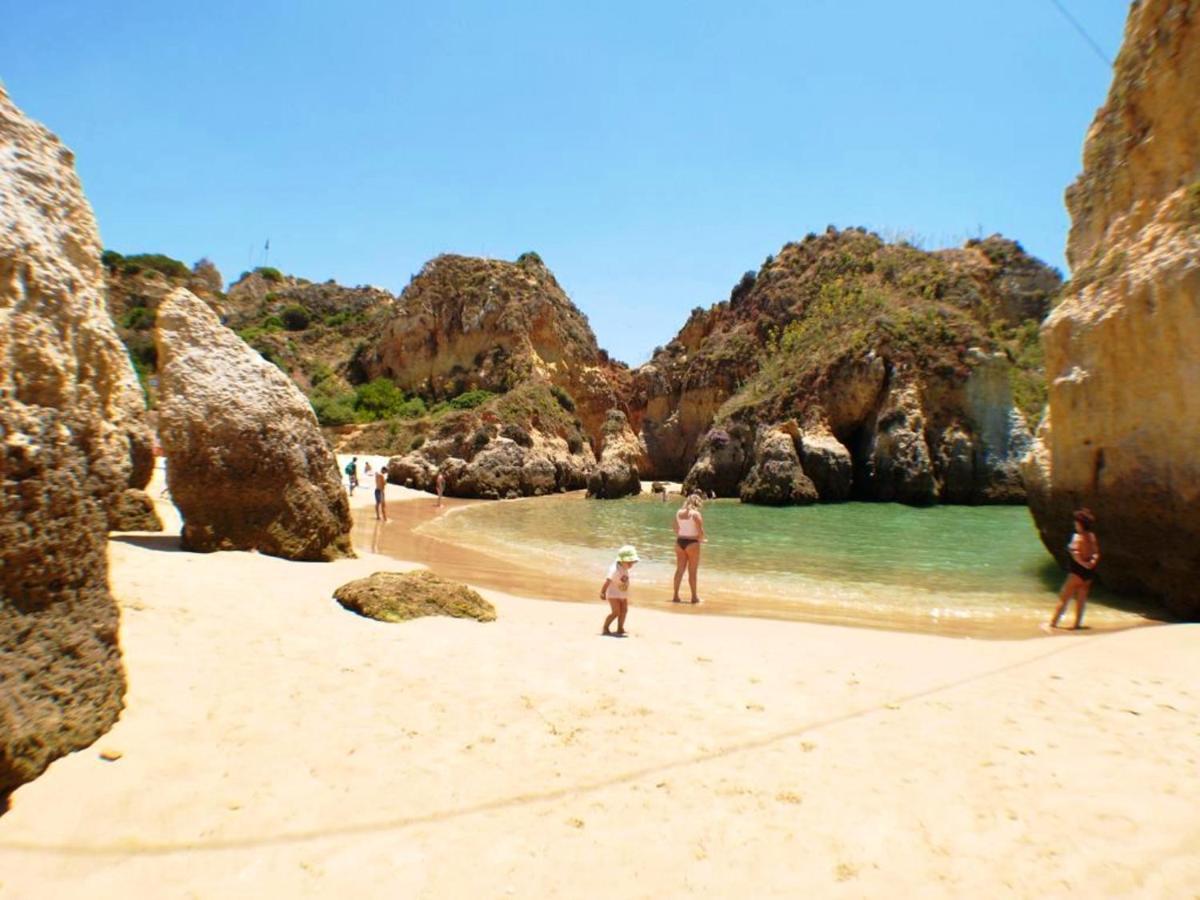 3 Bedrooms At 700 M Away From The Beach With View Terrace And Wifi Apartment