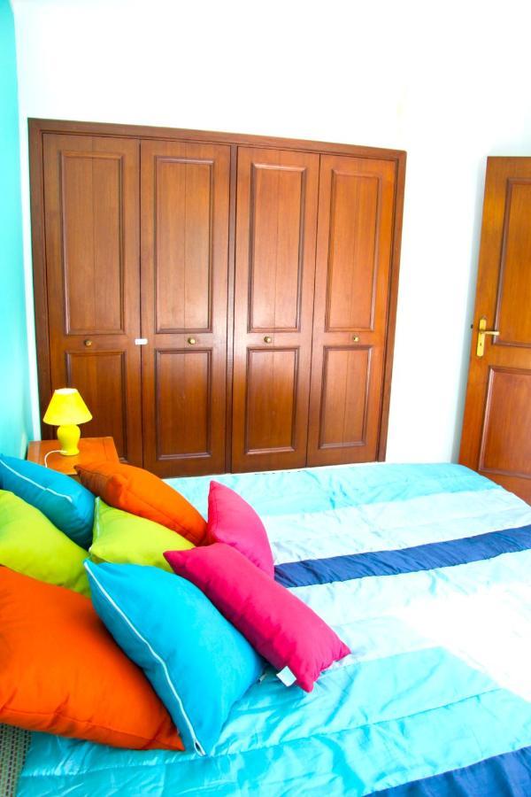 3 Bedrooms At 700 M Away From The Beach With View Terrace And Wifi Apartment