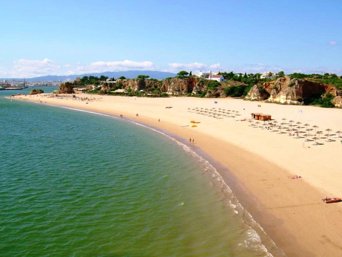 3 Bedrooms At 700 M Away From The Beach With View Terrace And Wifi Apartment
