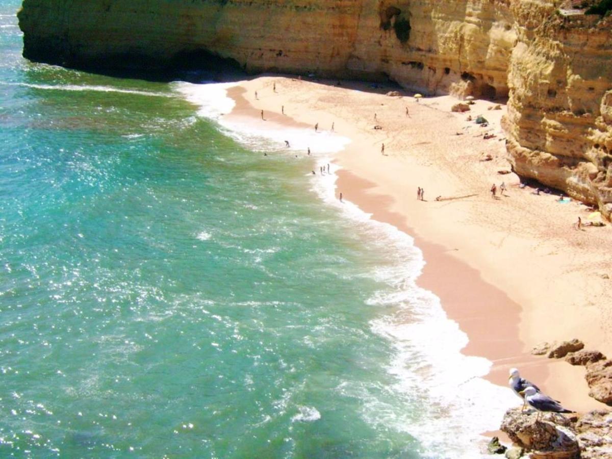 3 Bedrooms At 700 M Away From The Beach With View Terrace And Wifi