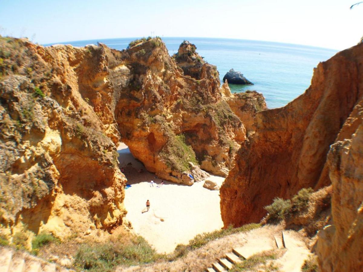 3 Bedrooms At 700 M Away From The Beach With View Terrace And Wifi Apartment