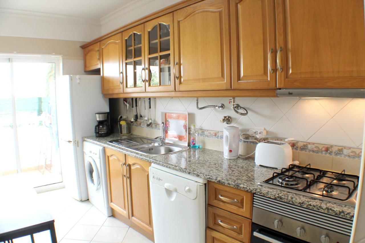 Apartment 2 Bedrooms With Shared Pool Enclosed Garden And Wifi At 5 Km Away From The Albufeira