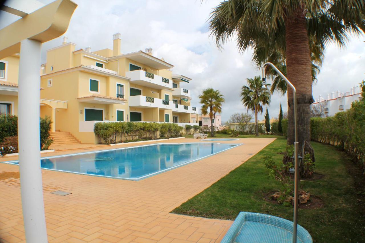 2 Bedrooms With Shared Pool Enclosed Garden And Wifi At 5 Km Away From The