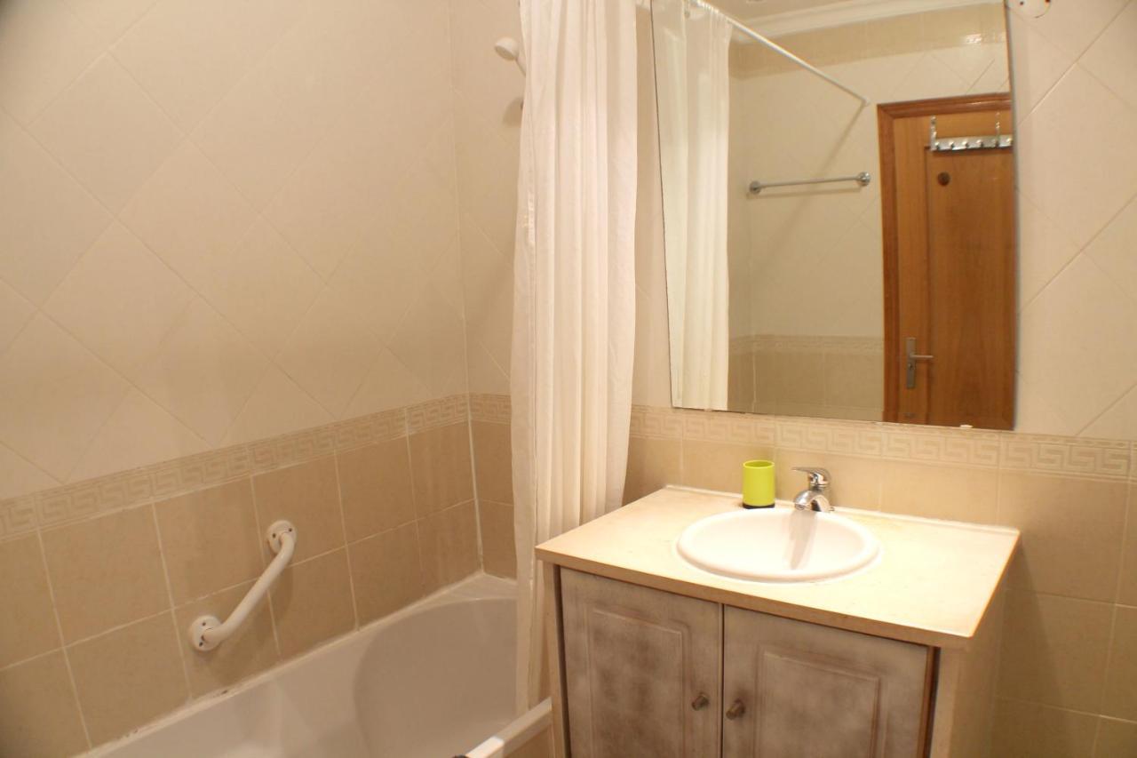 2 Bedrooms With Shared Pool Enclosed Garden And Wifi At 5 Km Away From The