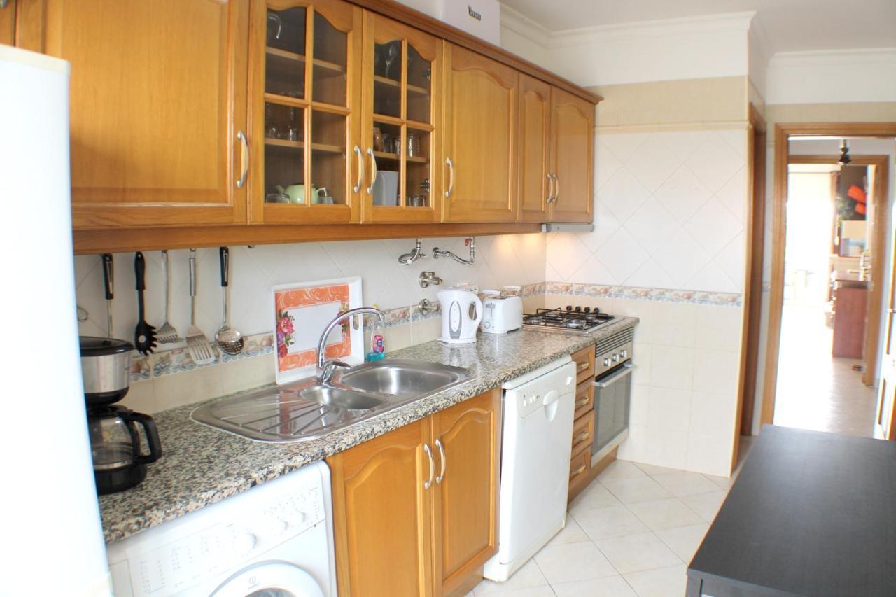 2 Bedrooms With Shared Pool Enclosed Garden And Wifi At 5 Km Away From The Apartment Albufeira