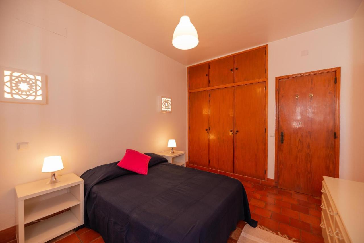 Oura Family House