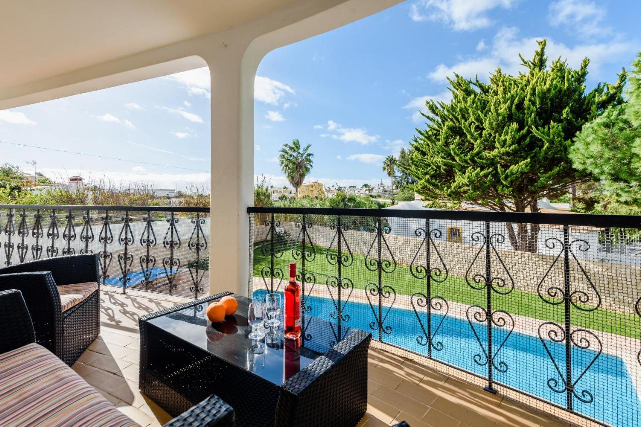 Protea - 5 Bedroom, Beach, Air-con, Wifi