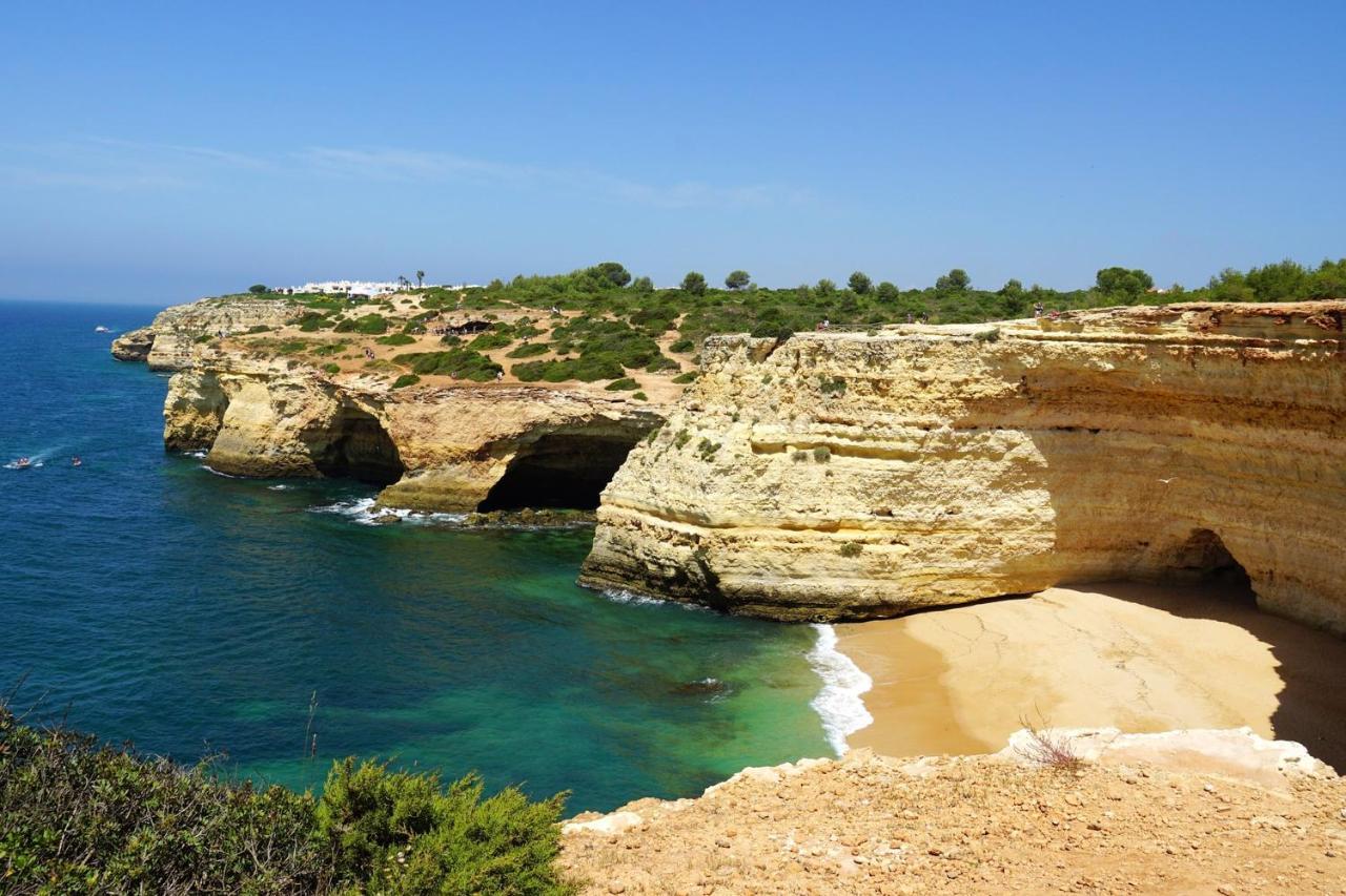 2 Bedrooms At 500 M Away From The Beach With Shared Pool Furnished Balcony And Wifi * Albufeira