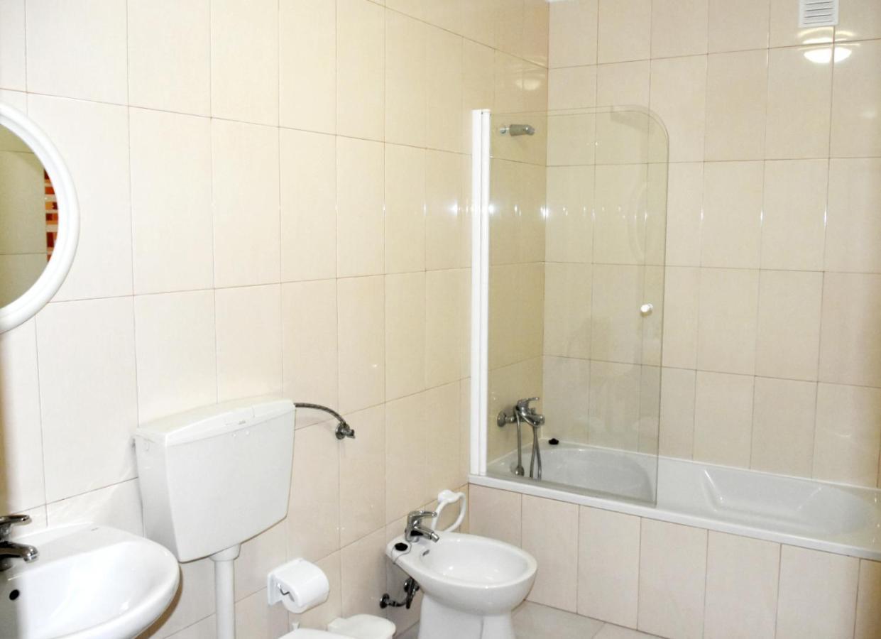Encosta Do Mar Apartment *