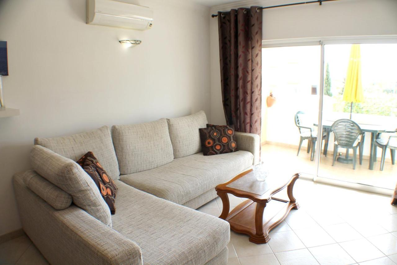 2 Bedrooms With Shared Pool Enclosed Garden And Wifi At 5 Km Away From The *