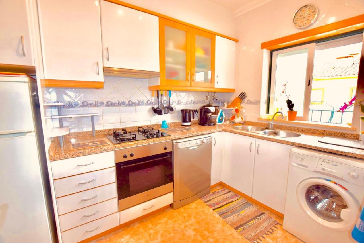 Estrada De, Urbanizacao,edificio Laranjal,apartment 18,vale Carro, 8200-596 *