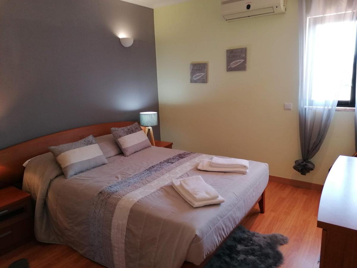 Bel Appartement: Coeur D'albufeira Près De Oura Albufeira