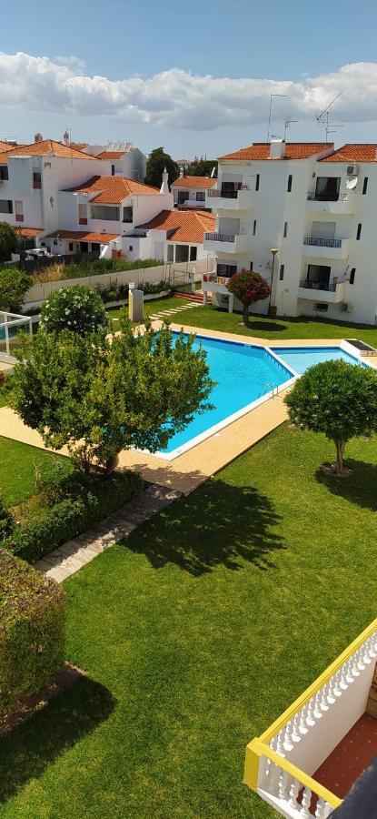 Bel Appartement: Coeur D'albufeira Près De Oura Apartment *