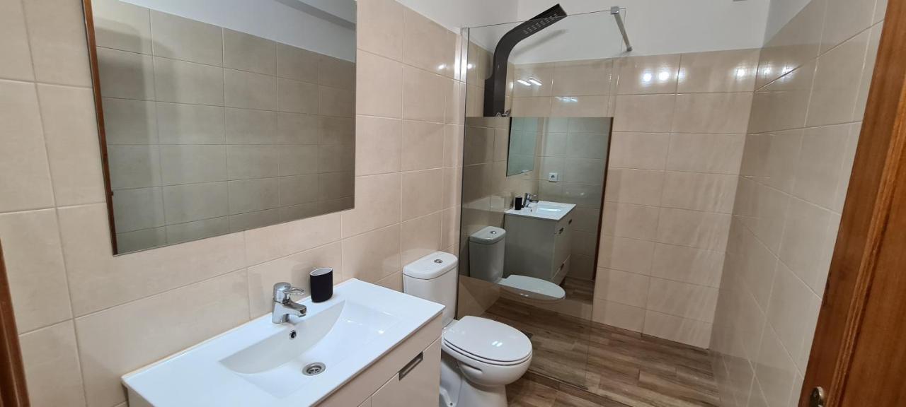 Apartment Large 4 Bedroom - *