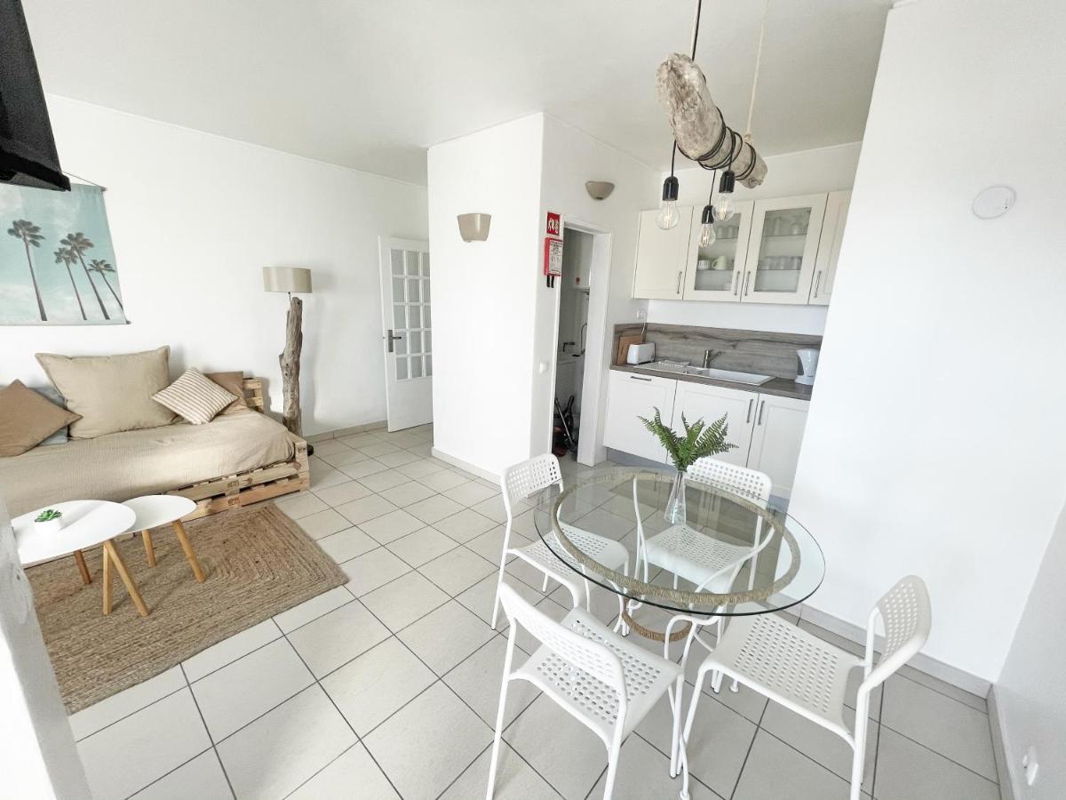 Beachfront Oura - 100m Beach, Seaview, Garage, 300m Strip Apartamento Albufeira