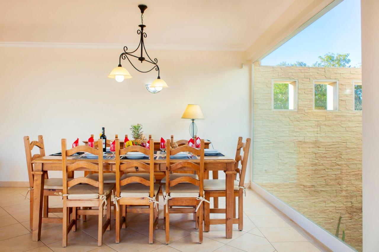 Villa Costa Brava By Algarve Vacation