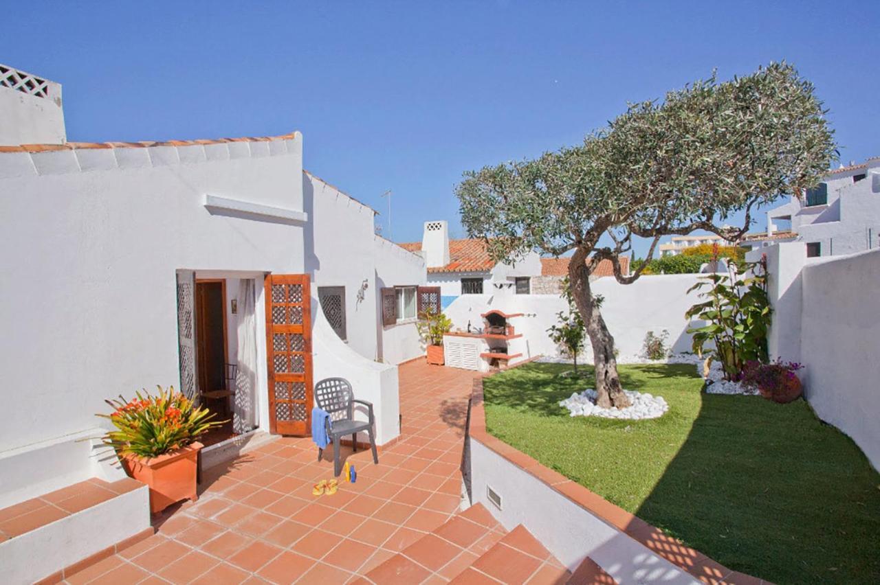 Villa Dela By *