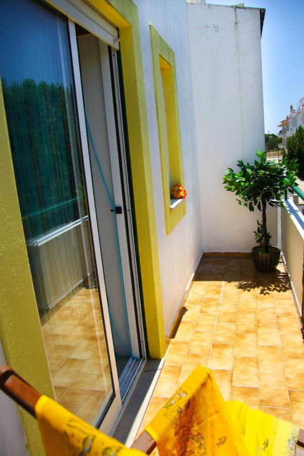 3 Bedrooms At 700 M Away From The Beach With View Terrace And Wifi * Albufeira