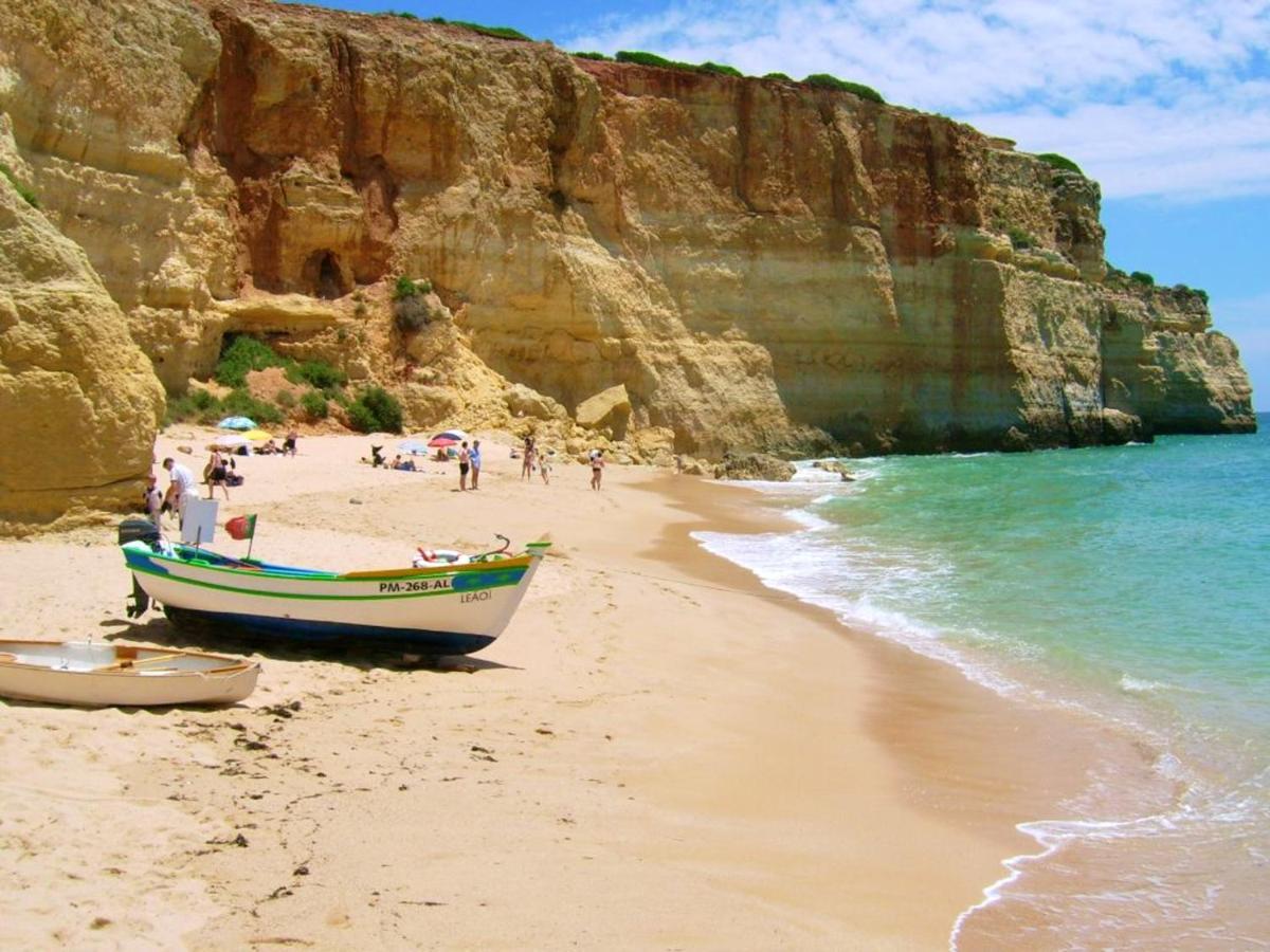 3 Bedrooms At 700 M Away From The Beach With View Terrace And Wifi *