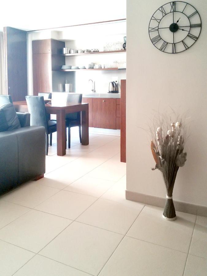 2 Bedrooms At 500 M Away From The Beach With Shared Pool Furnished Balcony And Wifi Apartment *