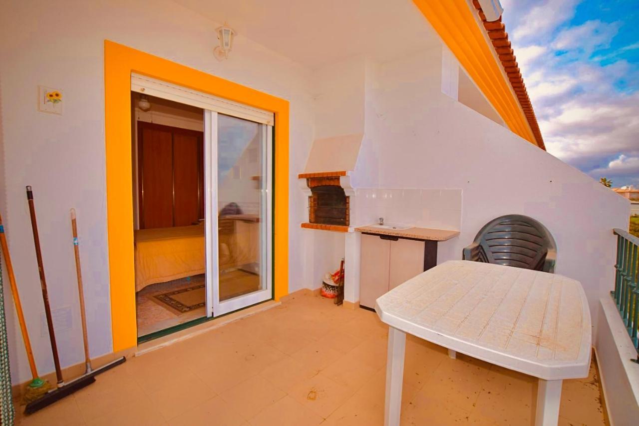 Estrada De, Urbanizacao,edificio Laranjal,apartment 18,vale Carro, 8200-596 Appartement