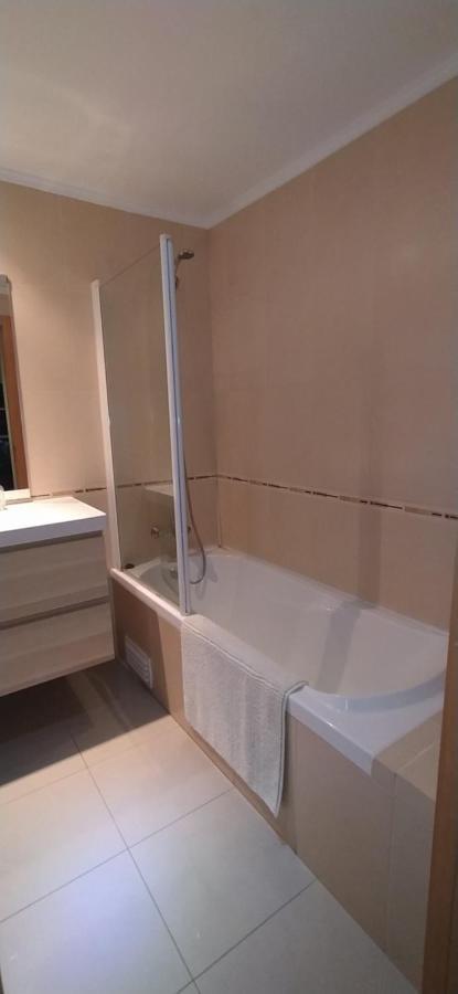 Bel Appartement: Coeur D'albufeira Près De Oura