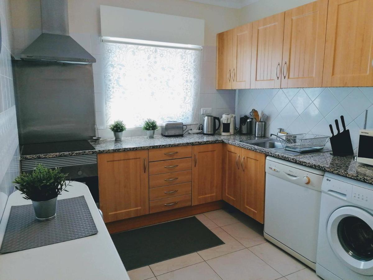 Apartment Bel Appartement: Coeur D'albufeira Près De Oura *