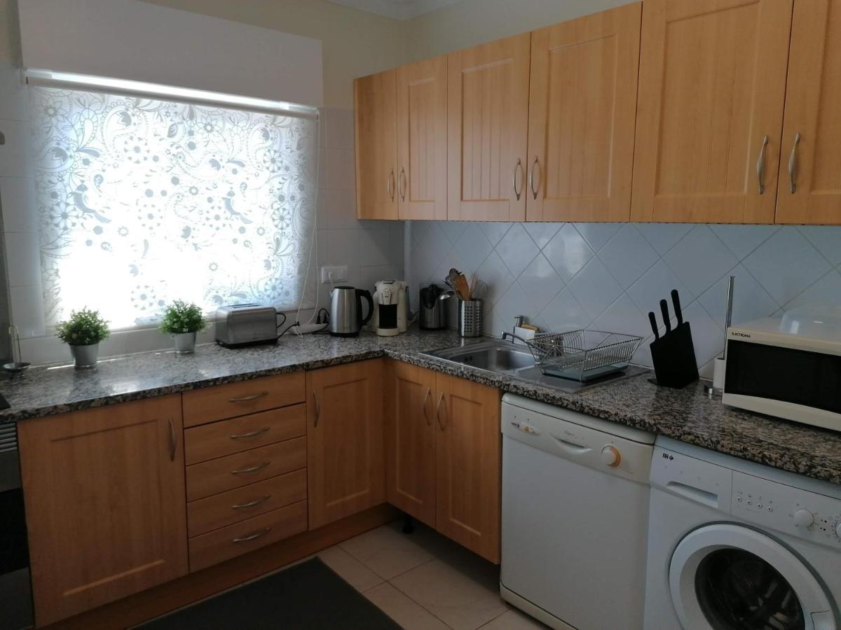 Apartment Bel Appartement: Coeur D'albufeira Près De Oura Albufeira