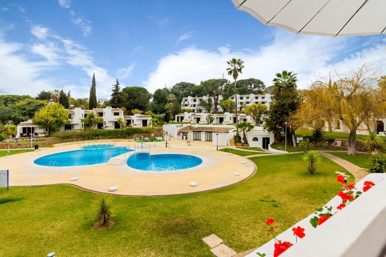 Sunny Oasis With Pool Appartement *