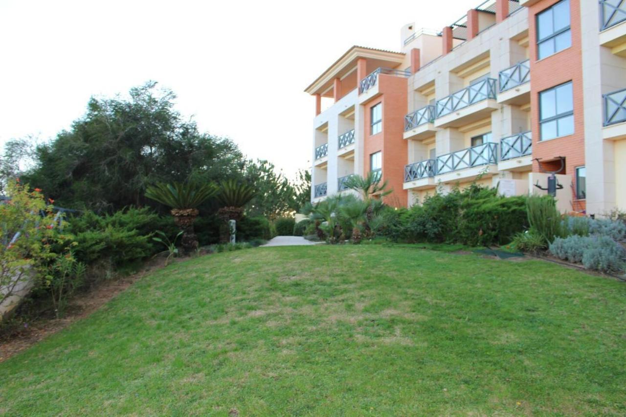 Charming 3-bed In Apartamento Albufeira