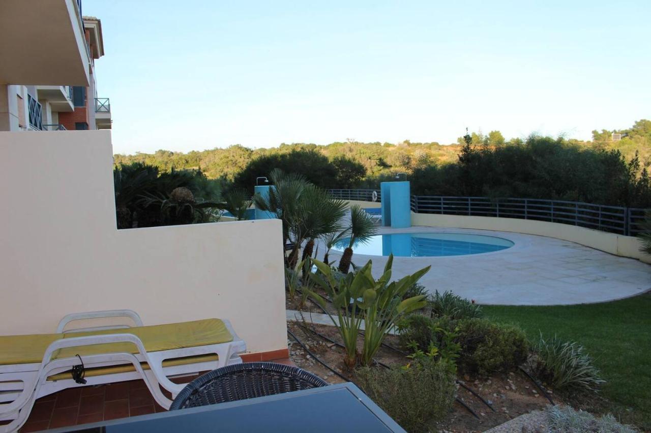 Charming 3-bed In Apartamento Albufeira