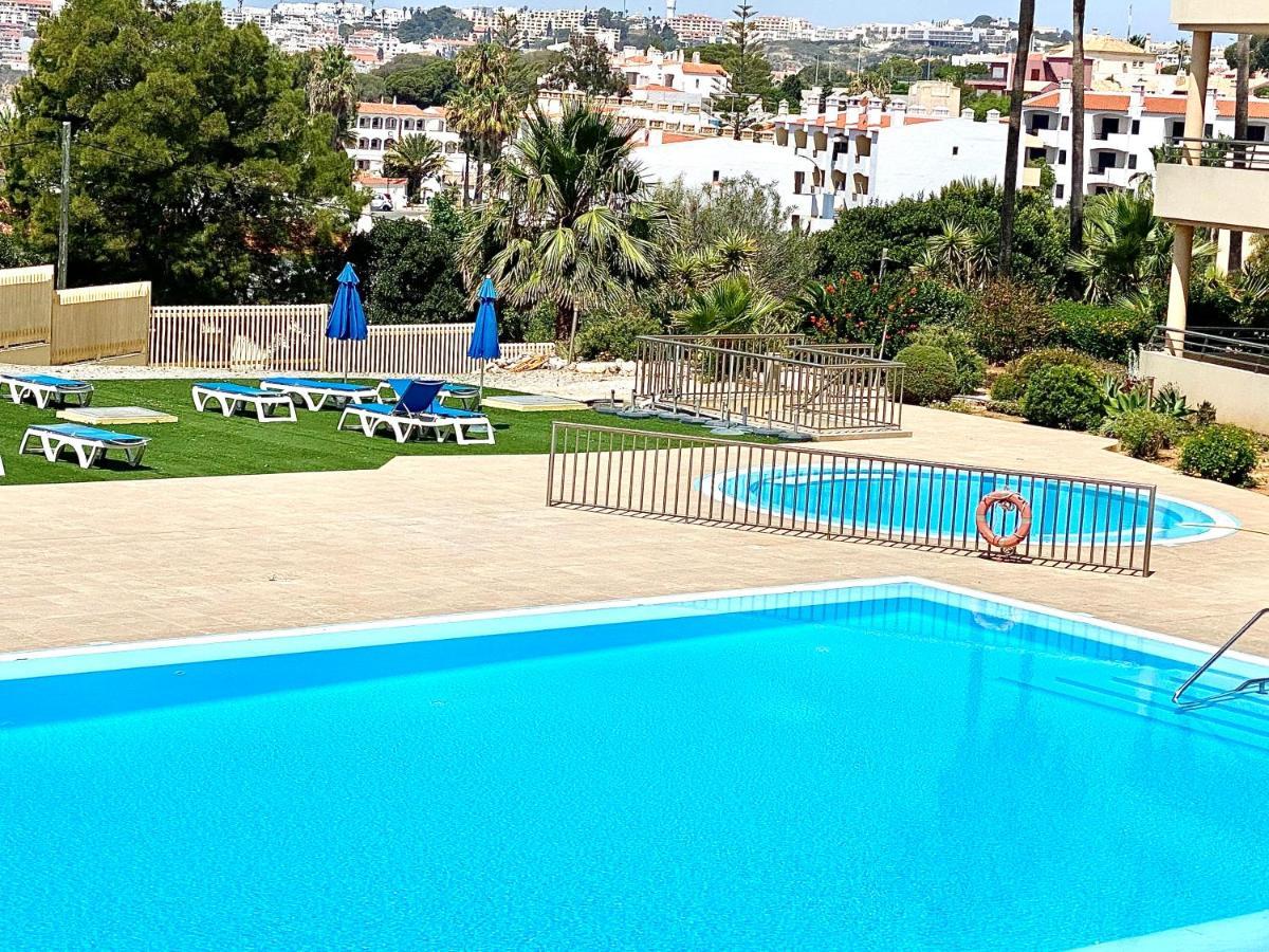 Apartment Beachfront Flat, Private Parking, Pools, Sea At Less Than 200 M (adults Only) Albufeira