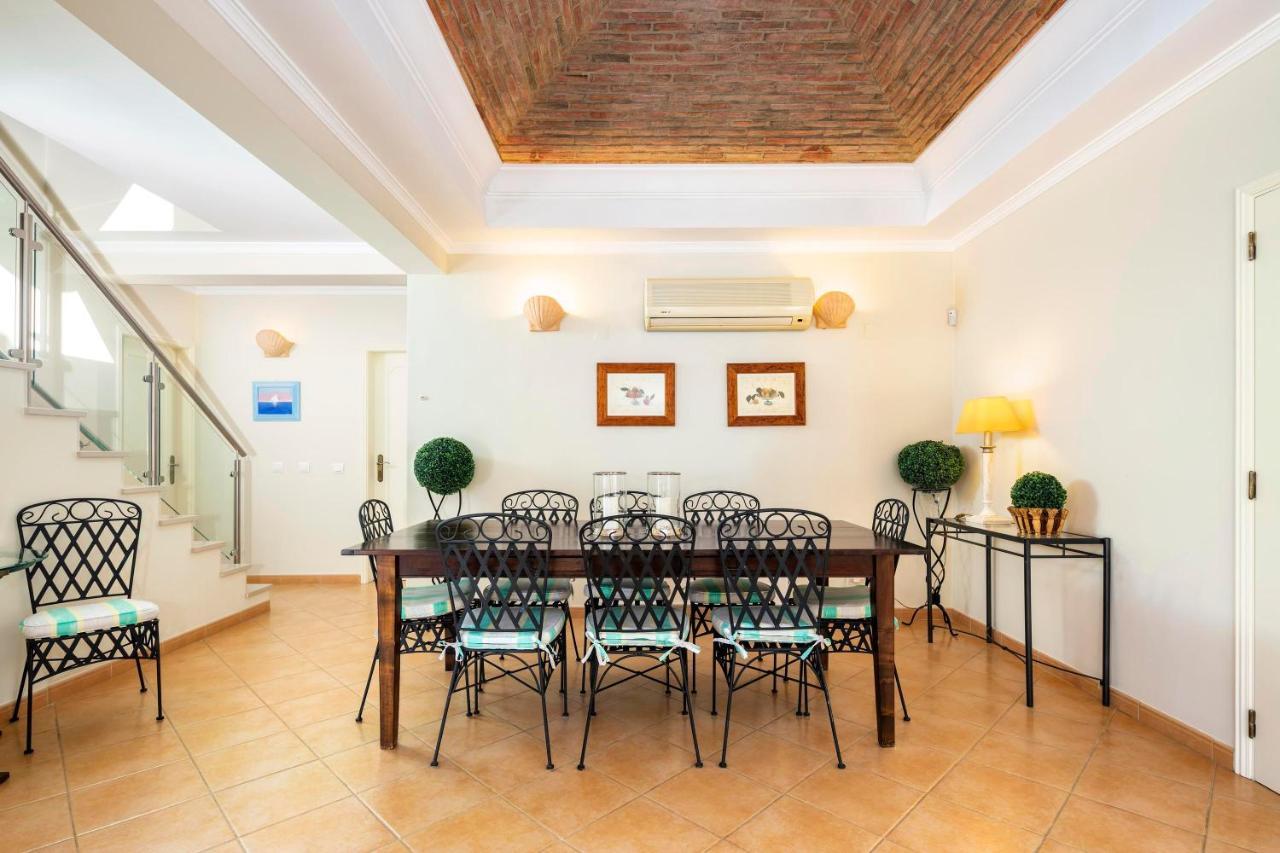 Quintus Court Villa *