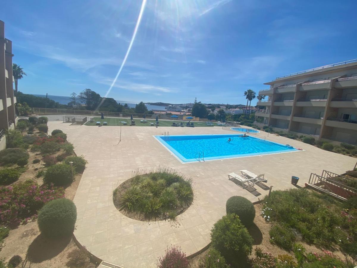 Beachfront Flat, Private Parking, Pools, Sea At Less Than 200 M (adults Only) * Albufeira