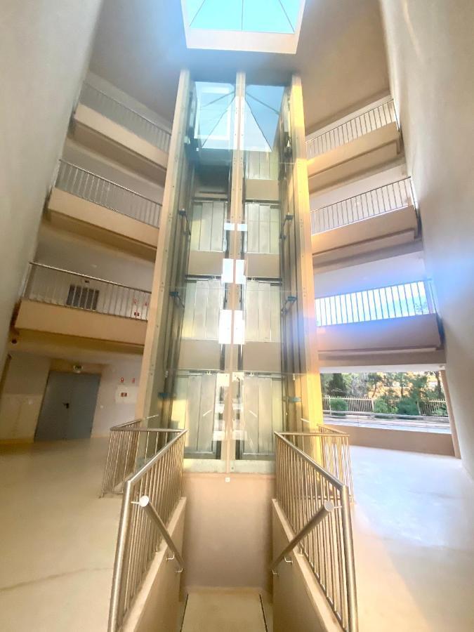 Beachfront Flat, Private Parking, Pools, Sea At Less Than 200 M (adults Only) Apartment