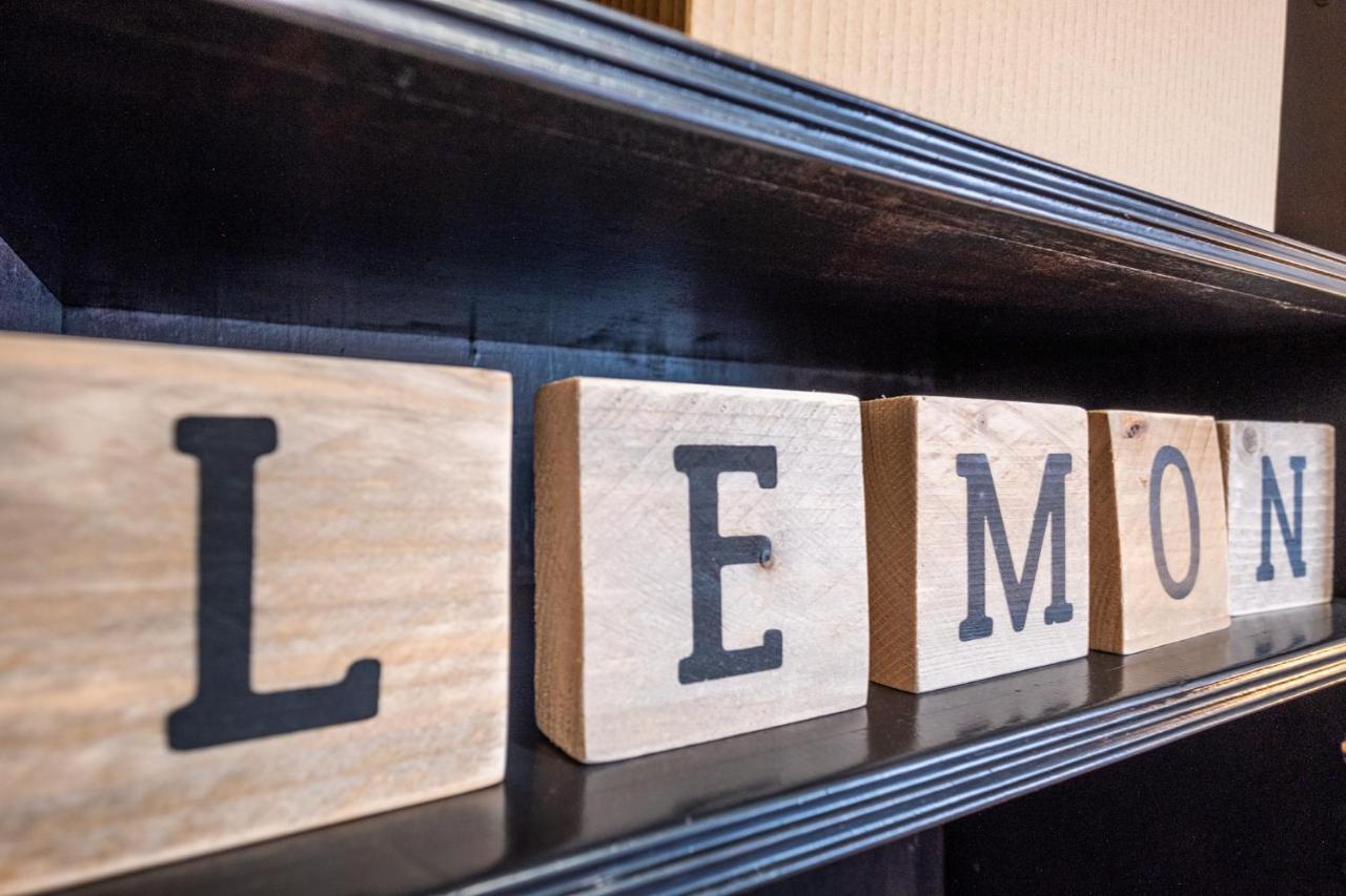 #049 Lemon By Holidays Apartment *