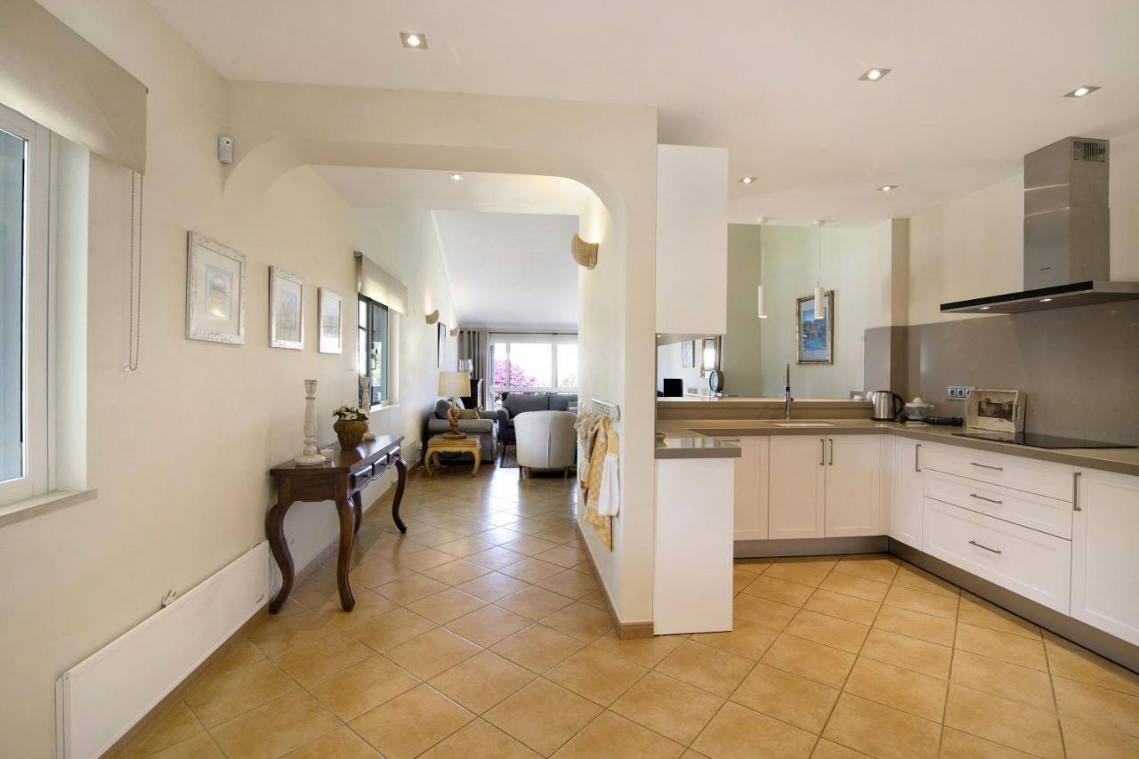 Quintus Court *