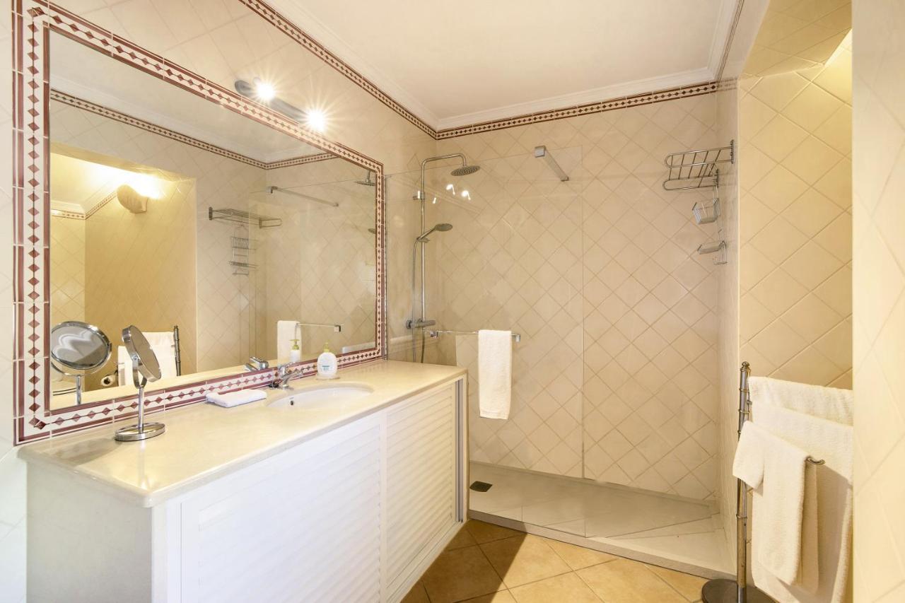 Quintus Court Villa