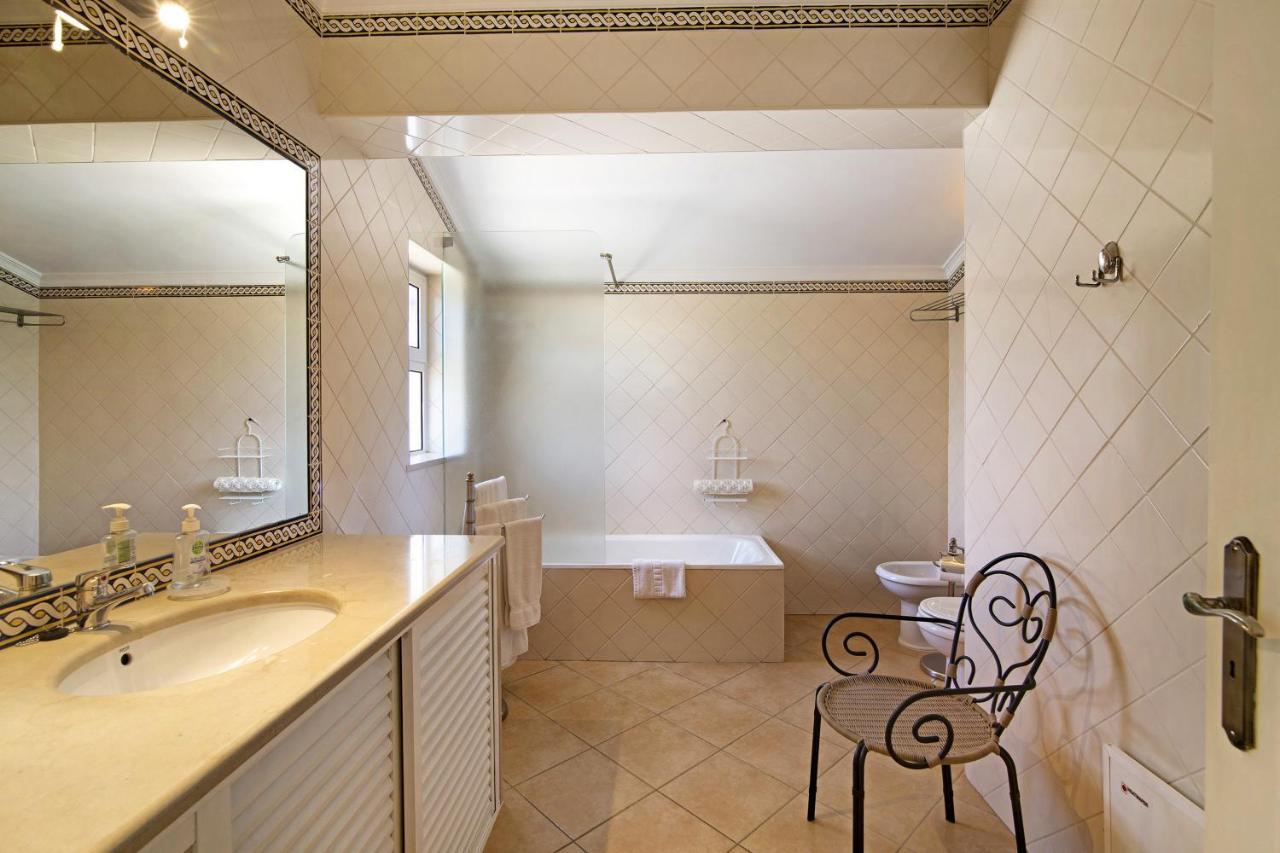 Quintus Court Villa