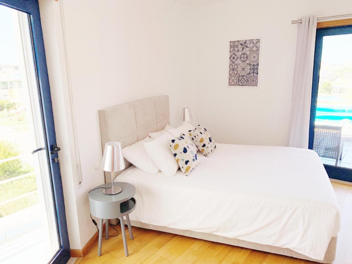 Penthouse 160sqm Wide Terraces Pool View & Private Hot Tub & Parking * Albufeira