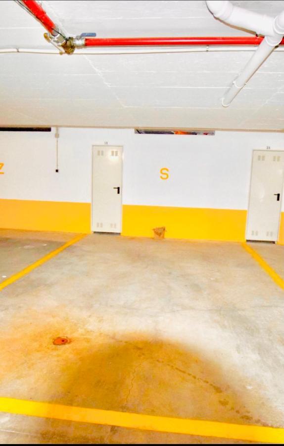 Estrada De, Urbanizacao,edificio Laranjal,apartment 18,vale Carro, 8200-596 Appartement *