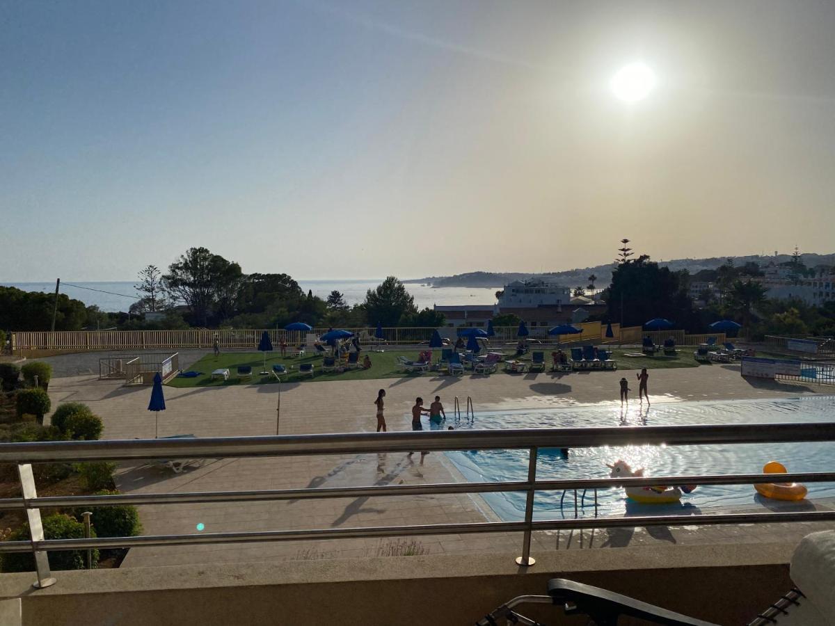 Apartment Beachfront Flat, Private Parking, Pools, Sea At Less Than 200 M (adults Only)