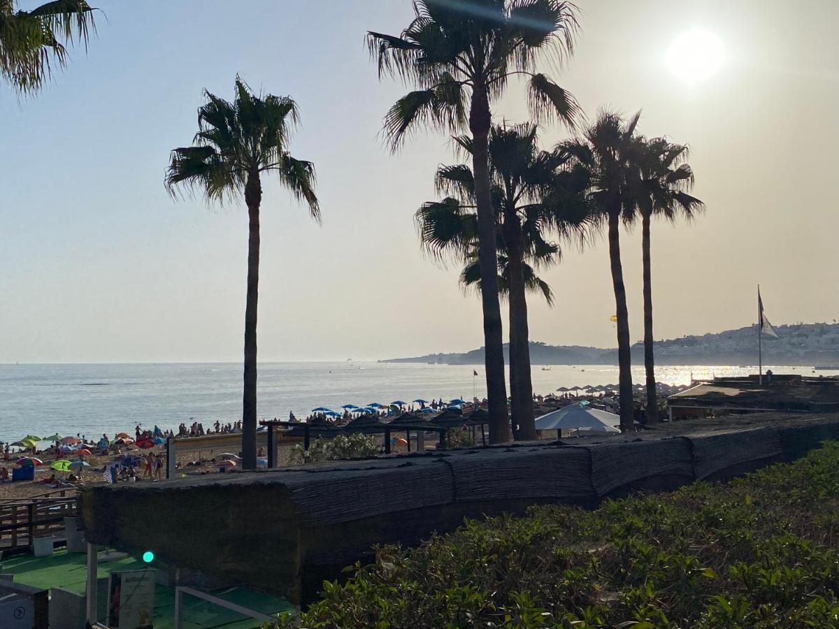 Beachfront Flat, Private Parking, Pools, Sea At Less Than 200 M (adults Only) * Albufeira