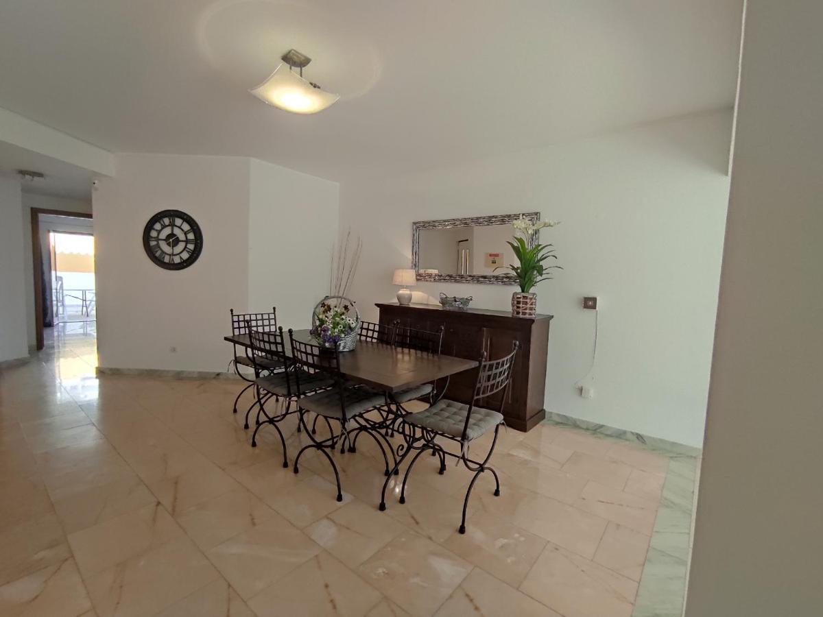 Magna Near The Strip With Bbq, Ac, Balcony, Parking, 4 Tvs And Free Wifi