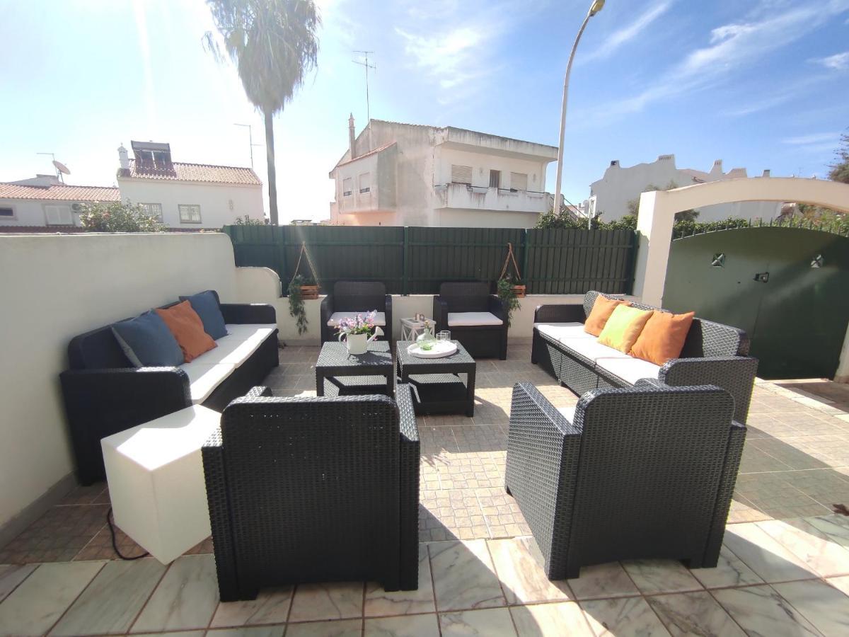 Villa Magna Near The Strip With Bbq, Ac, Balcony, Parking, 4 Tvs And Free Wifi