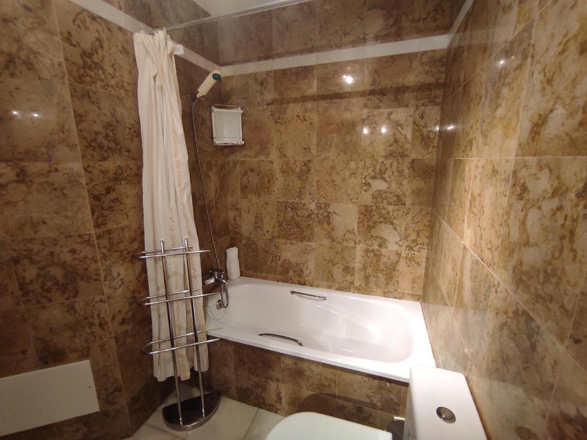 Magna Near The Strip With Bbq, Ac, Balcony, Parking, 4 Tvs And Free Wifi * Albufeira