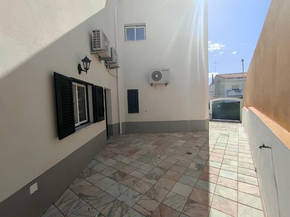 Magna Near The Strip With Bbq, Ac, Balcony, Parking, 4 Tvs And Free Wifi *